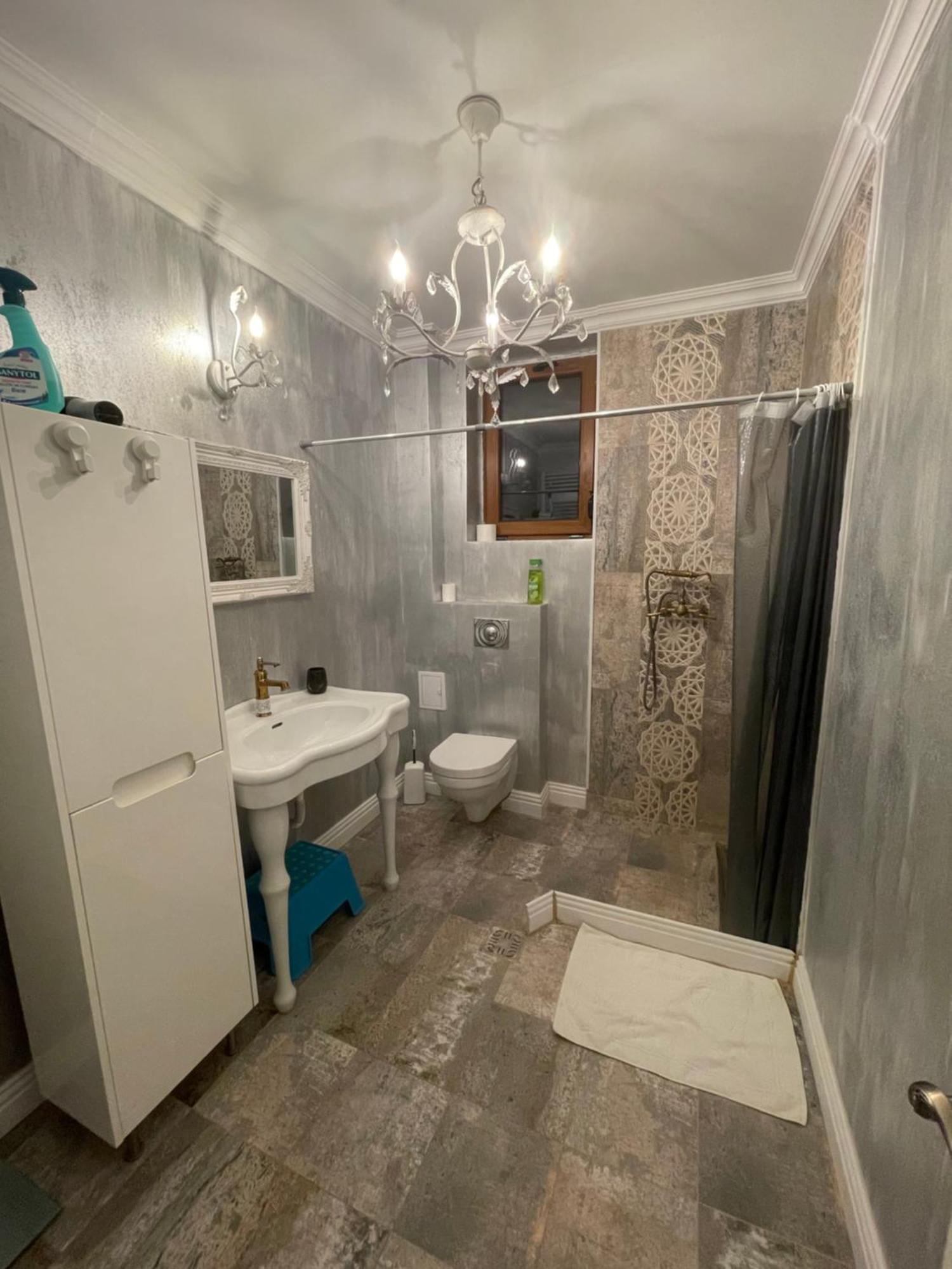Room In A Private House - 5 Min From Therme And Airport Corbeanca Екстериор снимка
